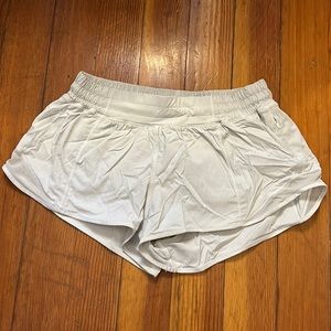 LULULEMON hotty hot shorts low rise white 2.5 inseam